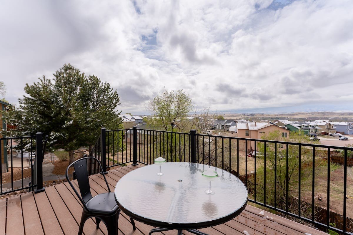 Monterey — Mountain View Balcony