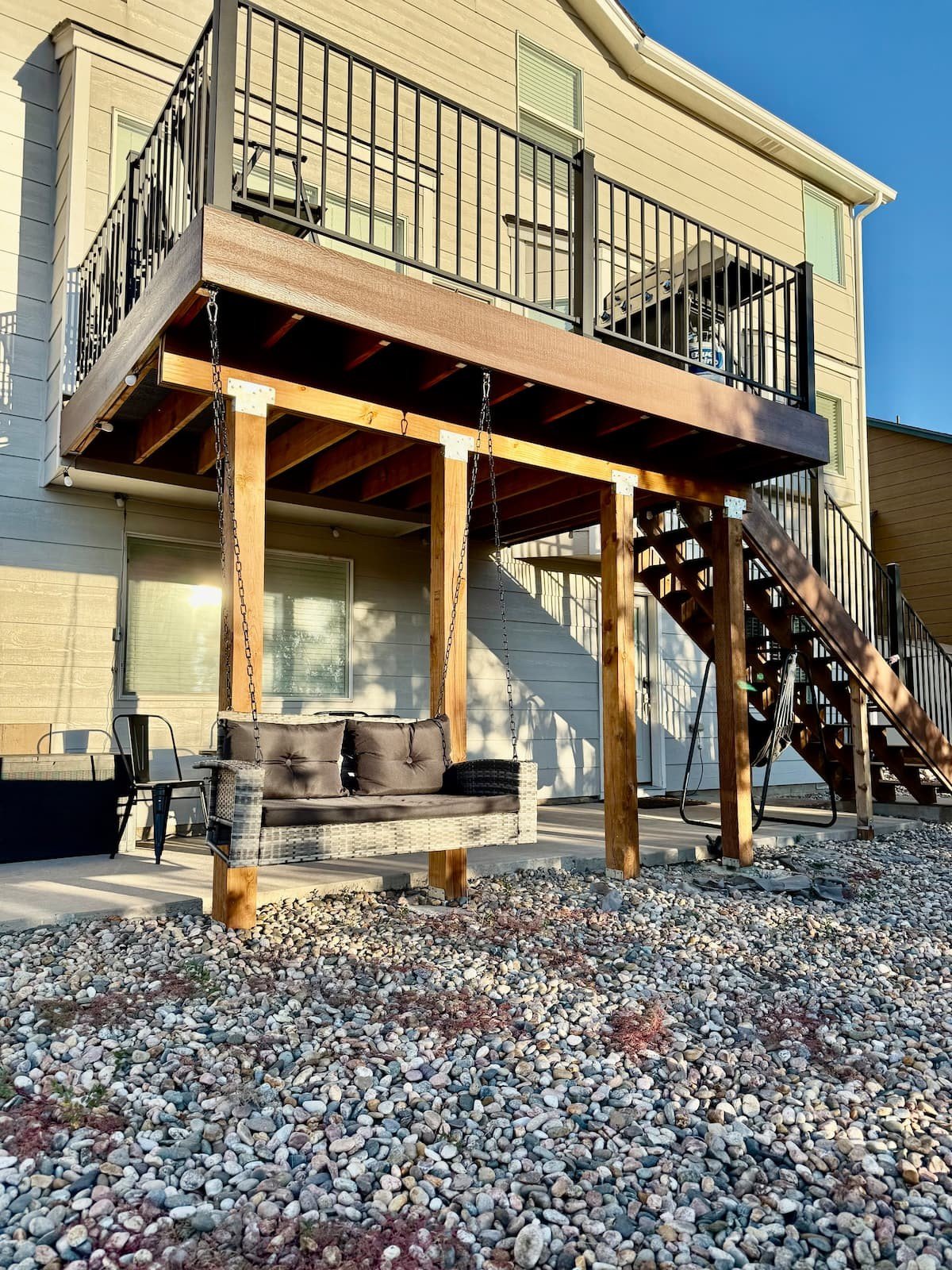 Peakview Swing Retreat — Living Space